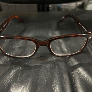 Betsey Johnson Classic Brown Reading Glasses 1.50 unisex